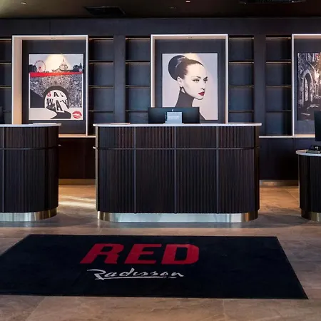 Отель Radisson Red 4*