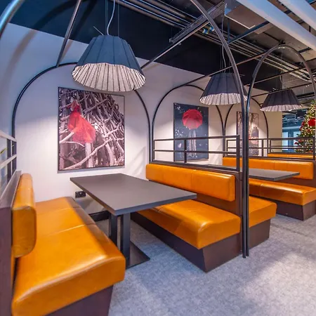 Отель Radisson Red 4*