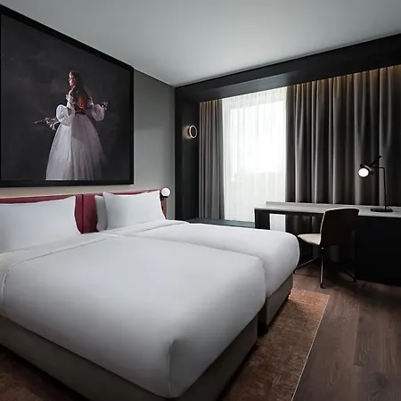 Radisson Red