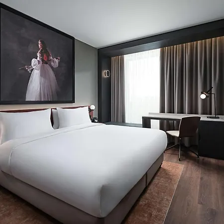 Radisson Red