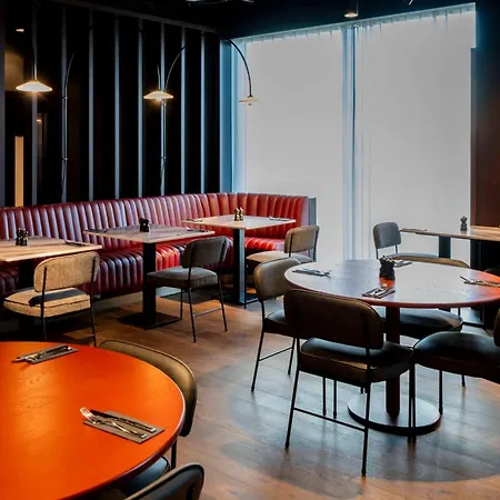 Radisson Red 4*
